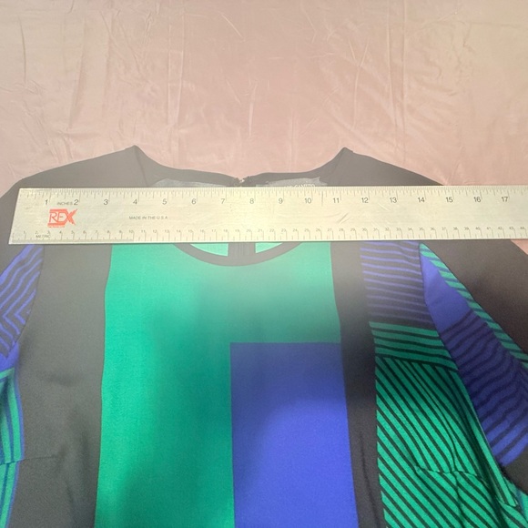 Vince Camuto Colorblock Black/Blue/Green/White Geometric Short Sleeve Blouse SP - Picture 8 of 11